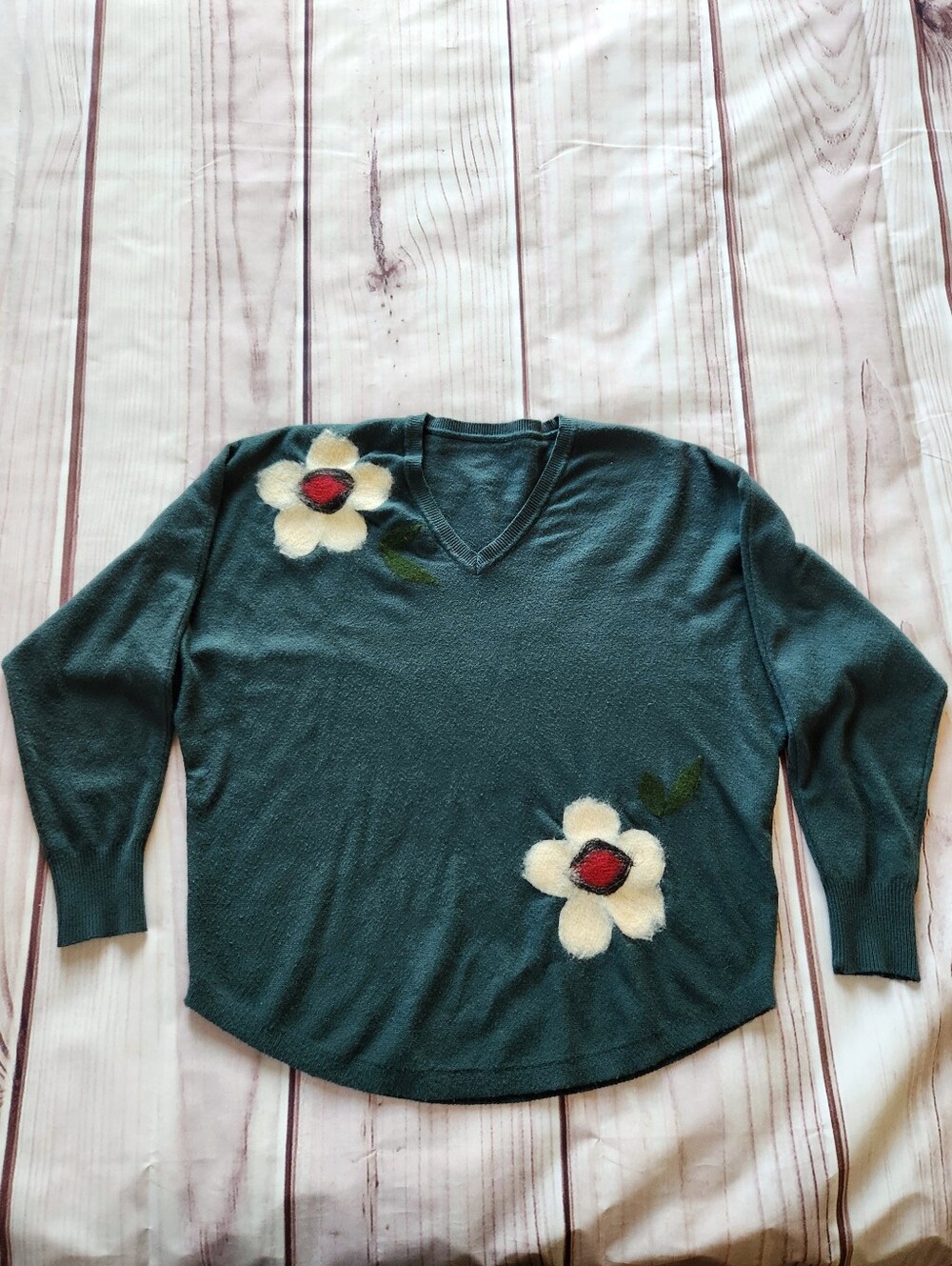 Teal V Neck Sweater Needle Felt Flower Embroidery | Women's Size L